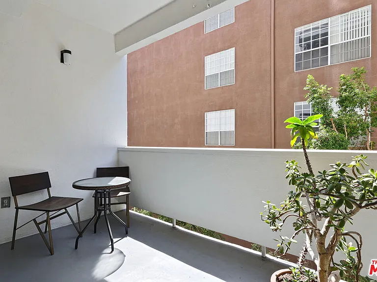 7250 Franklin Ave #414 — Photo 13