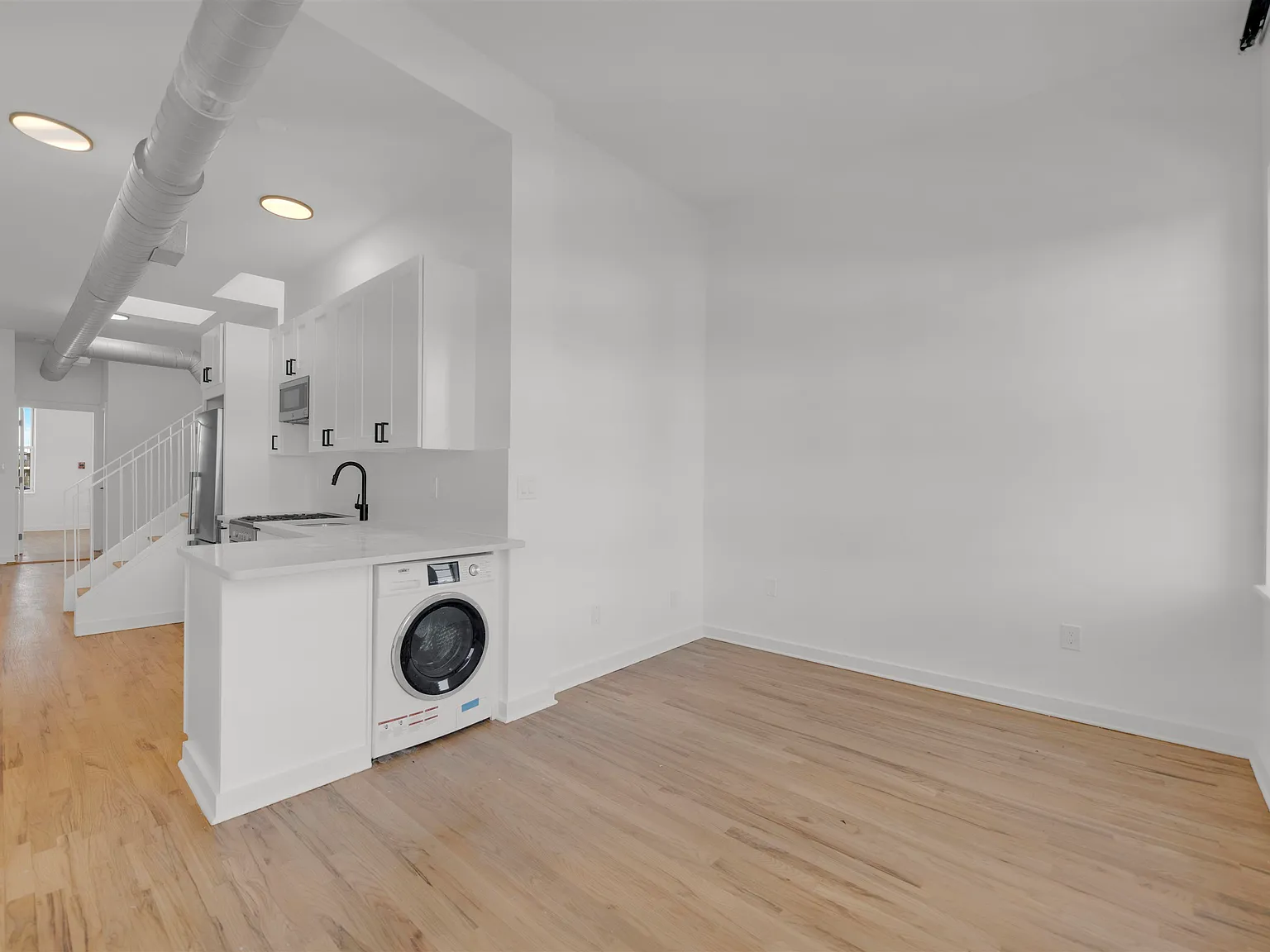 1 bed, 1.0 bath, $3,575 — Photo 2