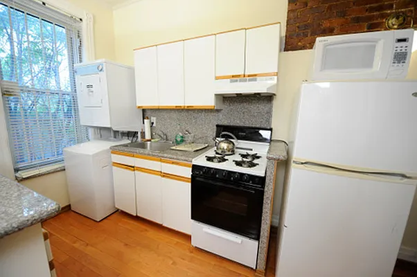 Rented by RES New York | media 2