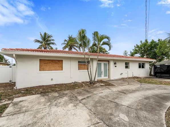 9570 Sun Isle Dr NE, Saint Petersburg, FL 33702