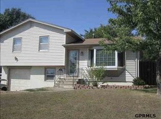 5912 N 66th St, Omaha, NE 68104