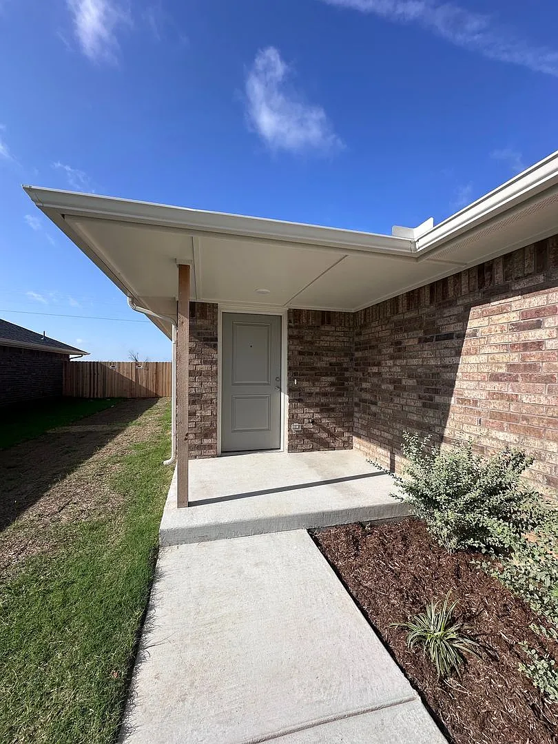 First Month Free! Great Location! — Photo 2
