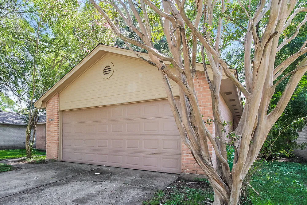 3 bed, 2.0 bath, 1285 sqft, $1,955 — Photo 3