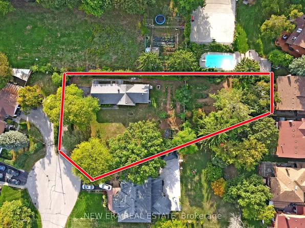 28 Thomas Ave, Toronto, ON M1C 1E5