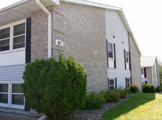 Briar927, Altoona, WI 54720