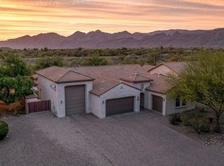 2447 N Wychwood Ct, Tucson, AZ 85749