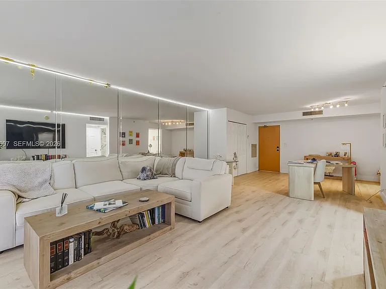9195 Collins Ave #404 — Photo 7