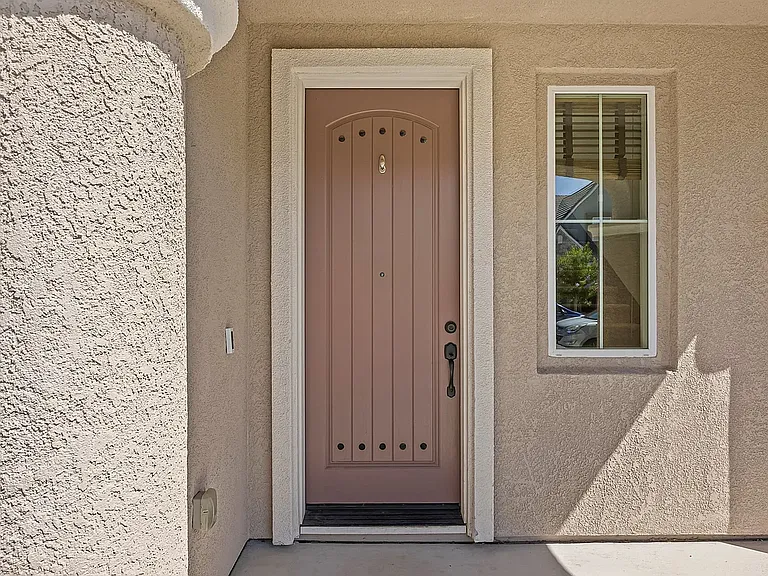 119 Chickadee Ln — Photo 2