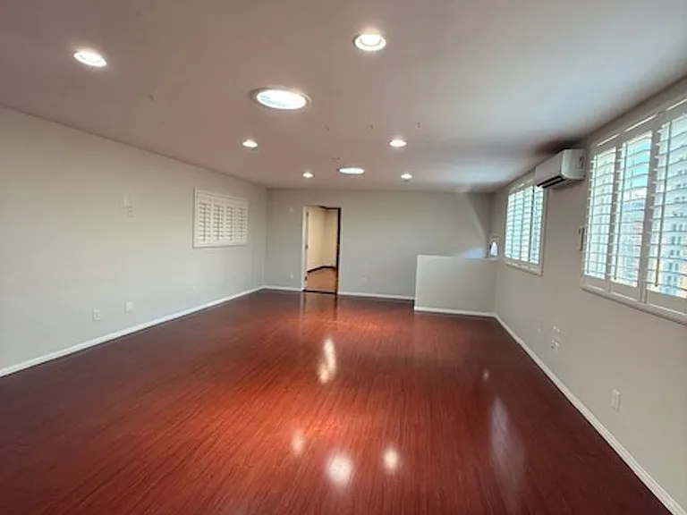 334 Roanoke Rd — Photo 7