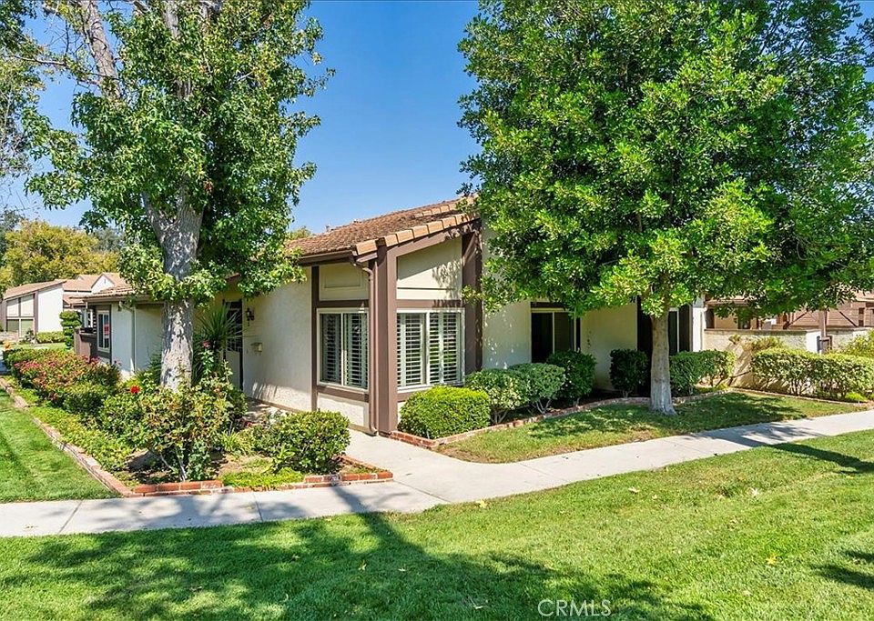 1st image of 24698 Sand Wedge Ln