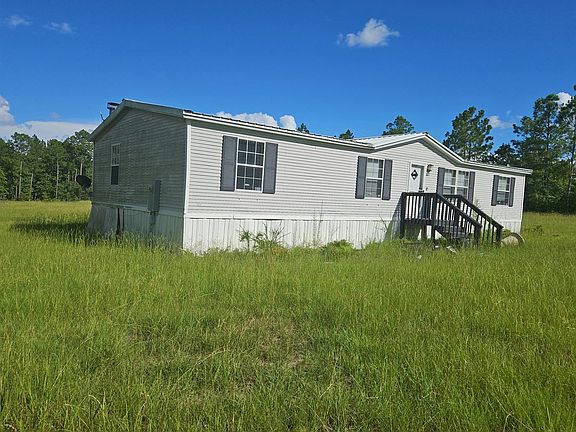 3rd image of 806 State Park Rd