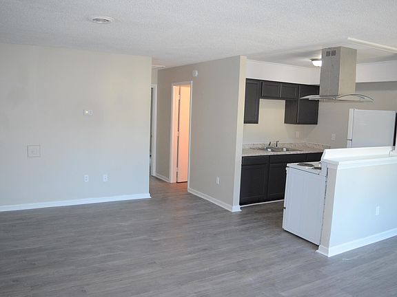 2nd image of 415 W 32nd St #2