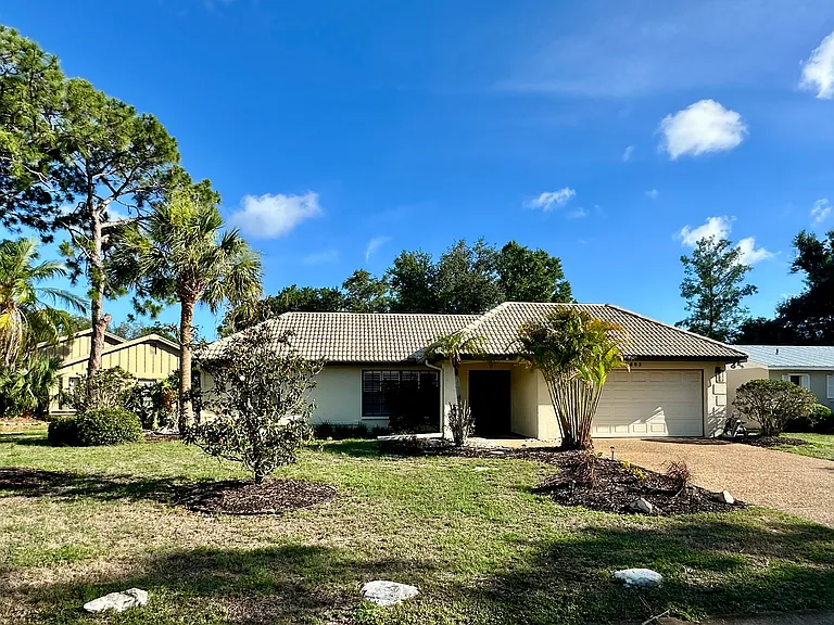 5603 Creekwood Dr — Photo 3