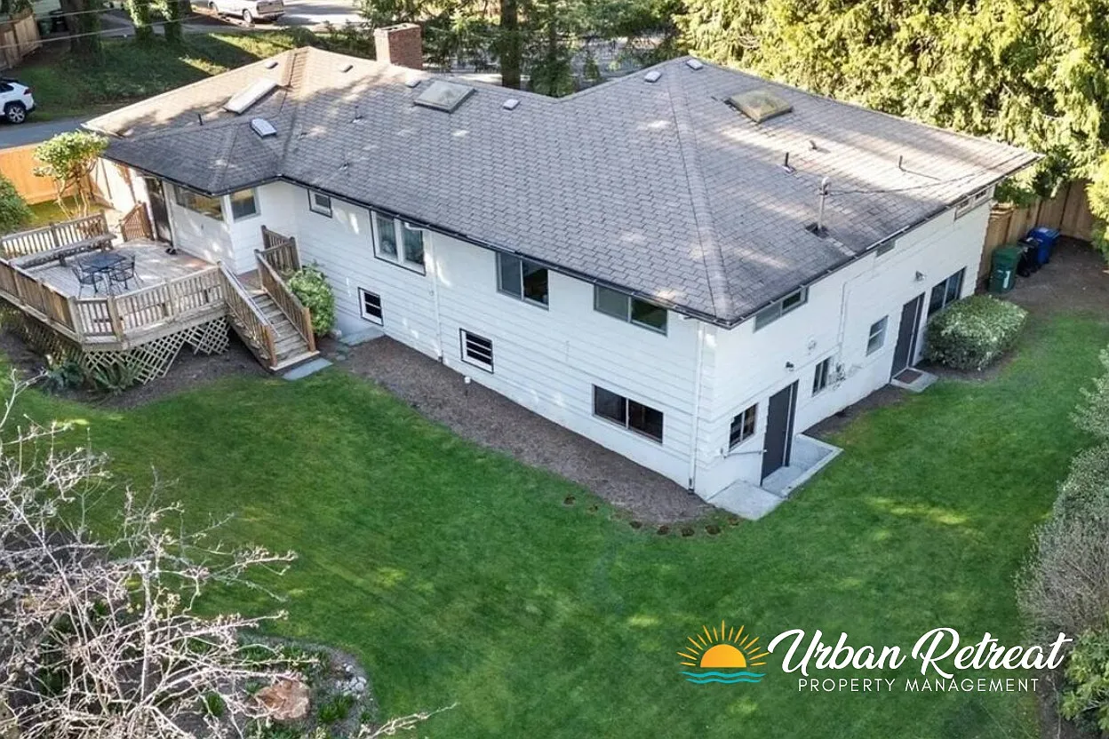 6 bed, $5,977 — Photo 1