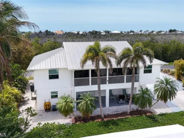 2932 Buttonwood Key Ct, Saint James City, FL 33956