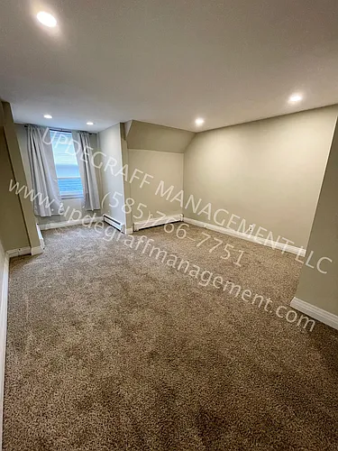 521 Oxford St Photo 1