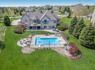 N38W28878 Middlefield Rd, Pewaukee, WI 53072