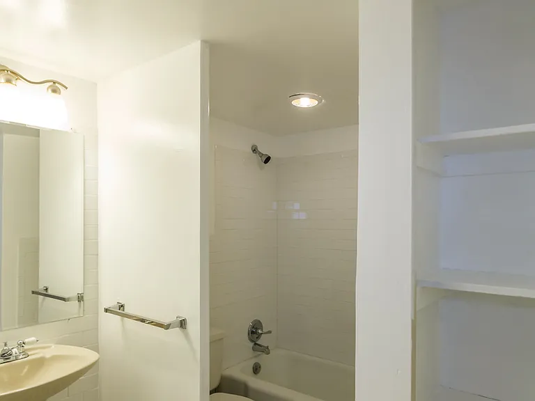 922 24th St NW #111 — Photo 10