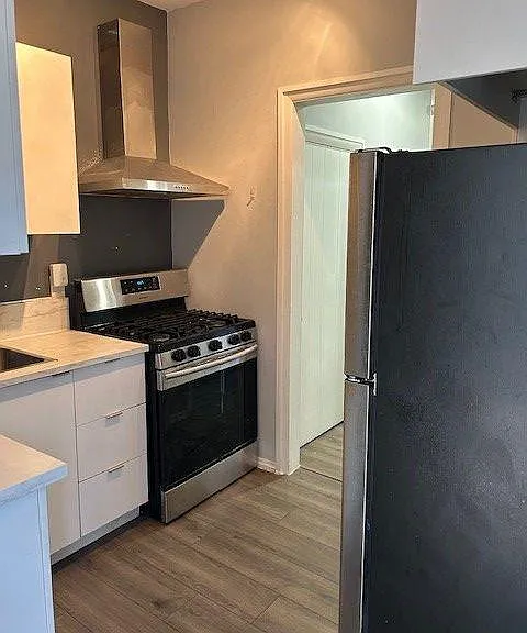 854 N Penn St — Photo 29