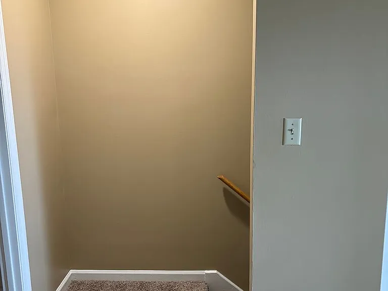 216 Calumet Dr — Photo 5