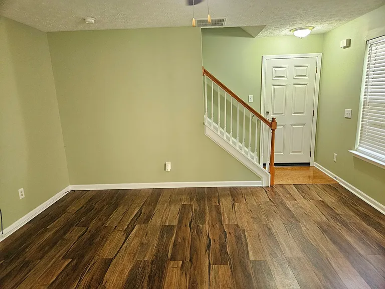 176 Oak Grove Pl — Photo 3