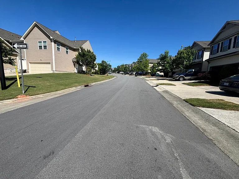 451 Shakespeare Dr — Photo 4