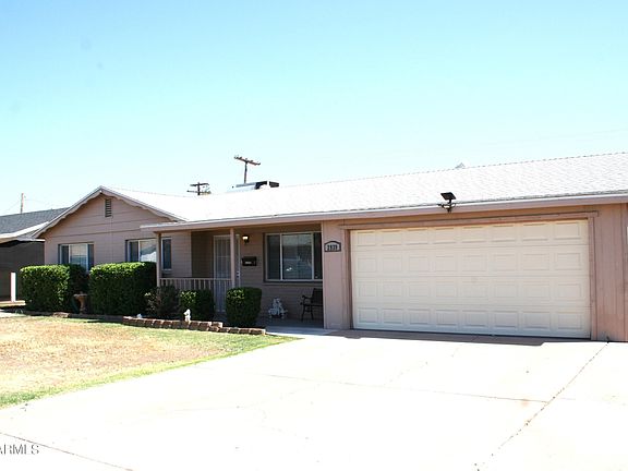 2nd image of 2939 W LARKSPUR Drive
