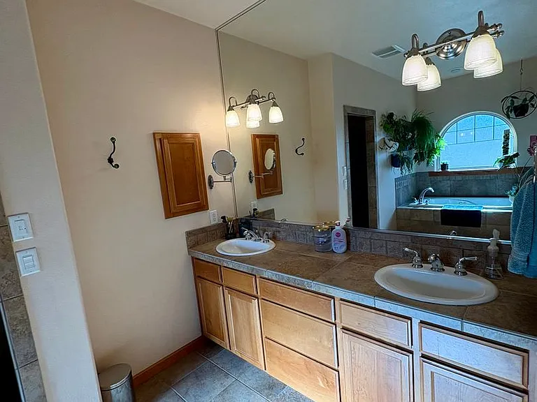 431 Stanford Ave — Photo 13