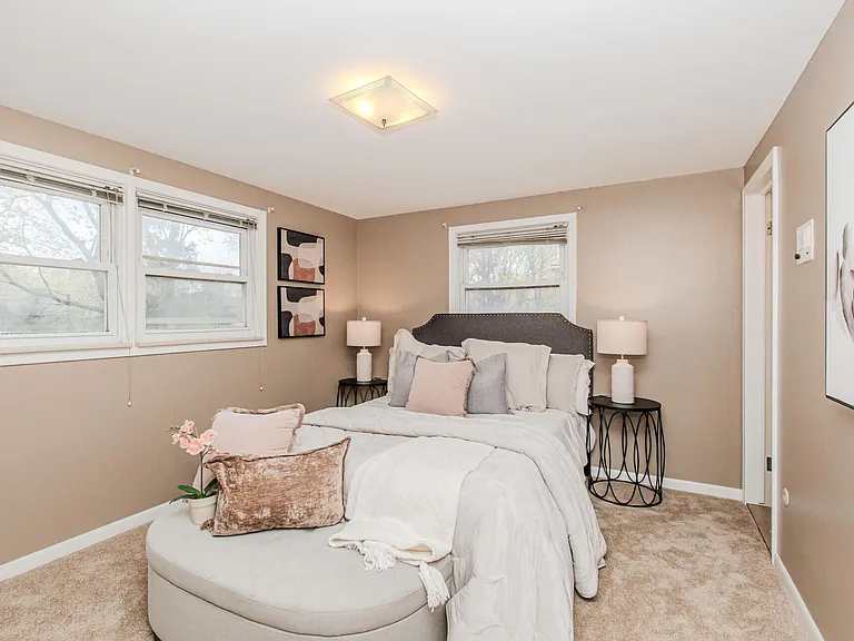 539 S Sheldon Rd — Photo 26