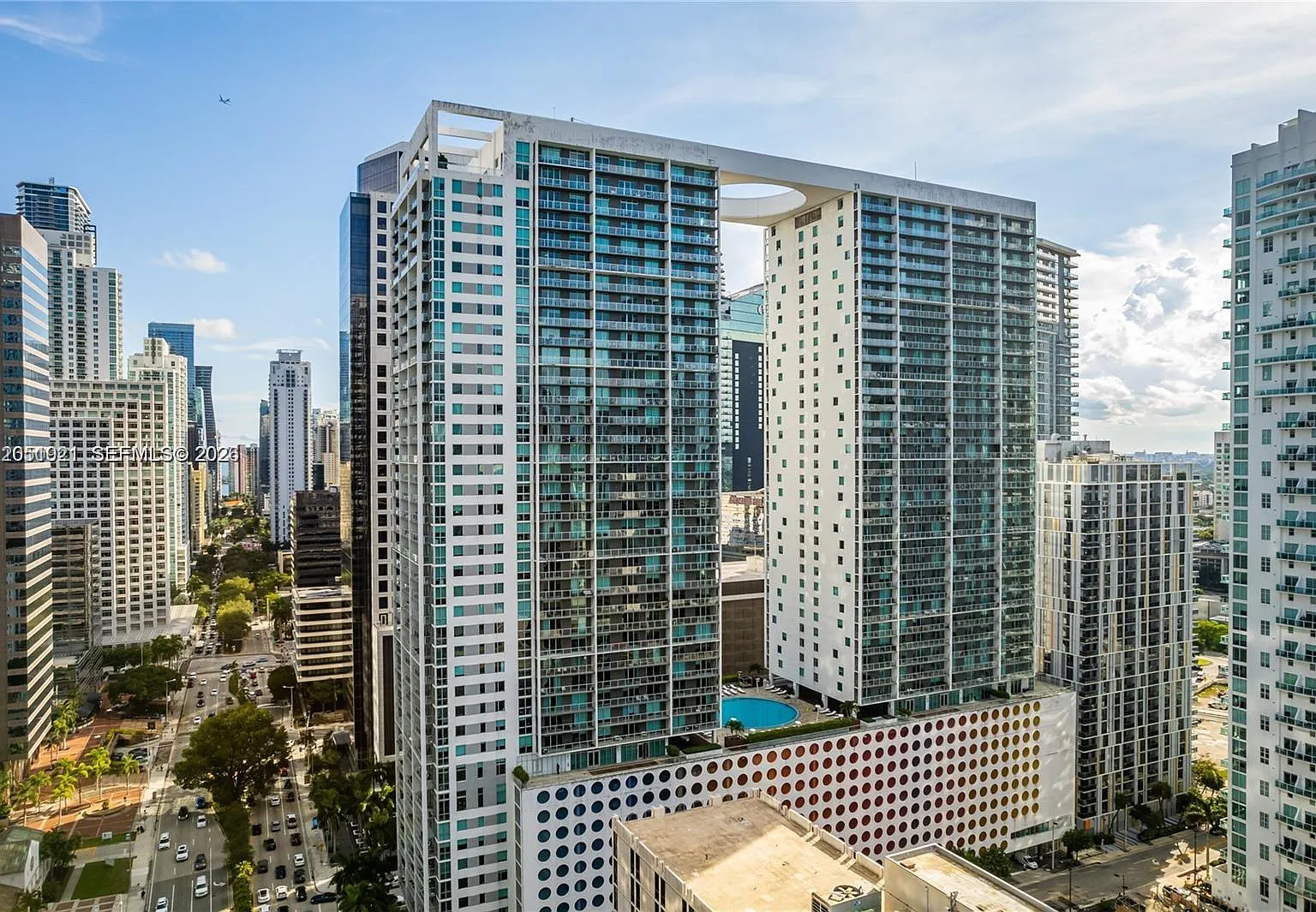 500 Brickell West Condo — Photo 1