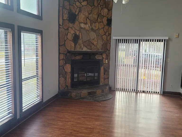 6000 Dalton Rd — Photo 4