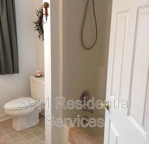 2A E Crane St — Photo 13