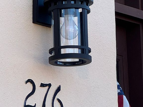 2nd image of 276 Main St