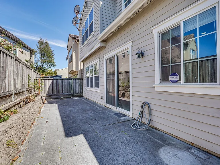 104 Alden Ct — Photo 55