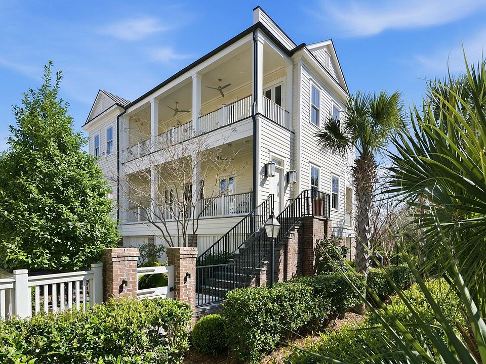 1st image of 72 Halsey Blvd