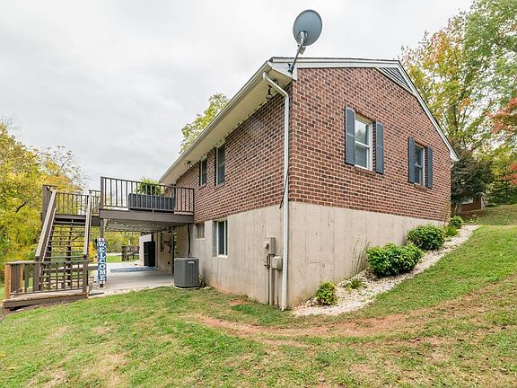 4th image of 1039 Woodhaven Dr