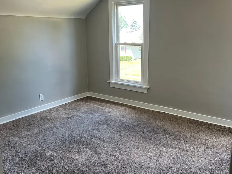 2925 Bellevue Ave — Photo 4