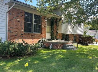 3255 Hessel Ave, Rochester Hills, MI 48307