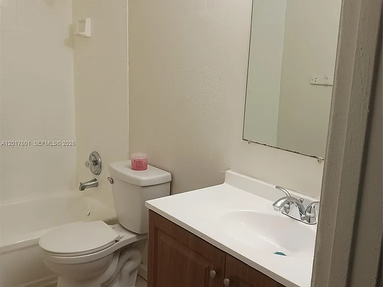 2107 NW 59th Ter #60 — Photo 7