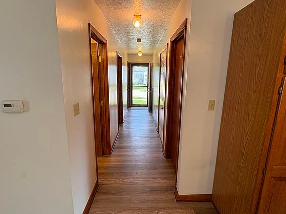3rd image of 10101 Manoa Ave