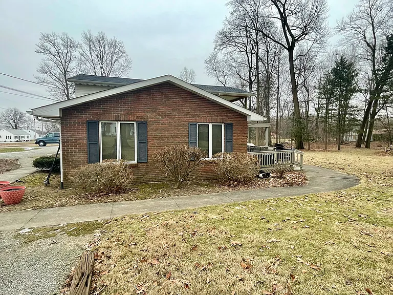 7871 McQuaid Rd — Photo 2