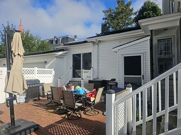 3rd image of 130 Winter St