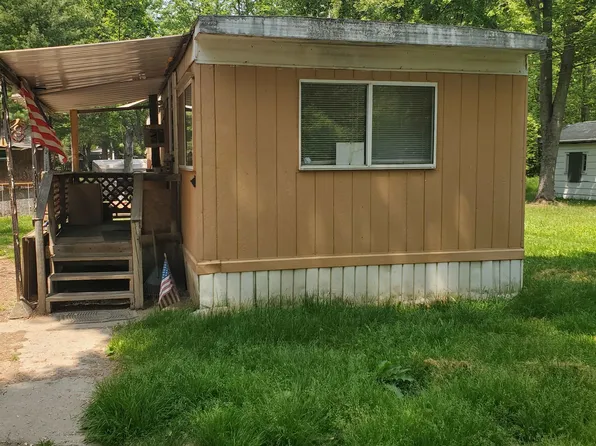 1085 Frank St, Beaverton, MI 48612