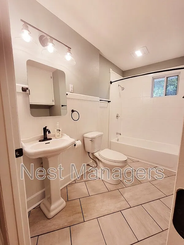 3 bed, 1.0 bath, 1100 sqft, $1,295 — Photo 4