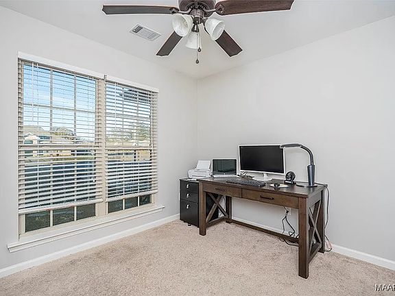 5th image of 572 Sunset Dr