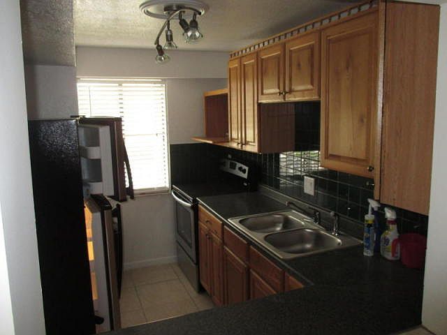 1st image of 2820 Tennis Club Dr APT 210