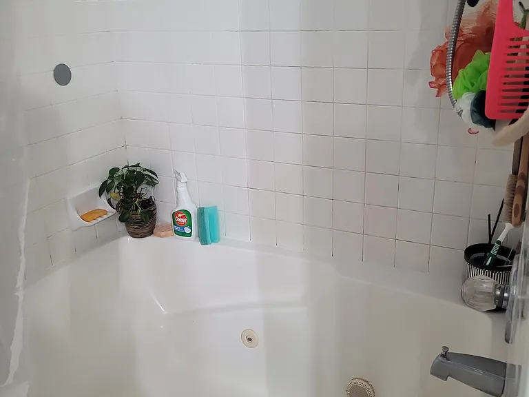 303 Amersham Dr #G — Photo 13