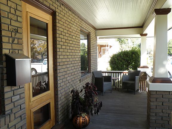 5th image of 2780 Melbourne St