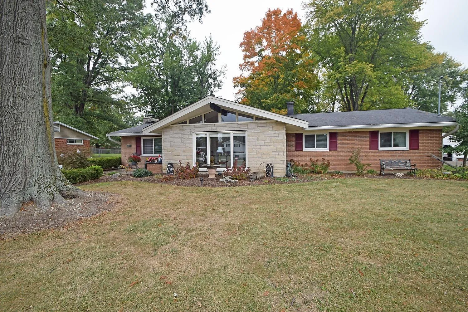 4459 Glenwillow Dr photo 1