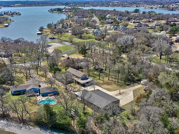 4th image of 825 Kiowa Dr E